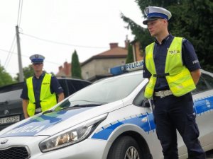 policjanci RD KPP Mońki patrolujący rejony szkół w m. Mońki